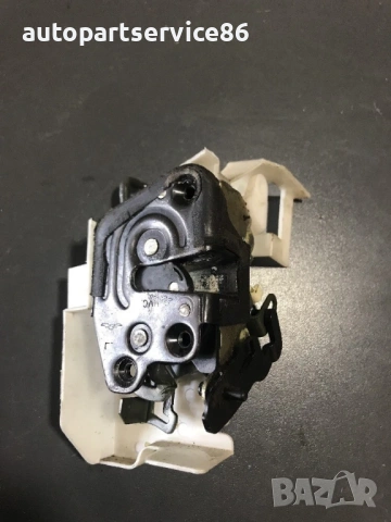 Заключващ механизъм за задна лява врата за KIA Magentis 2.0 16V (2001-2004)