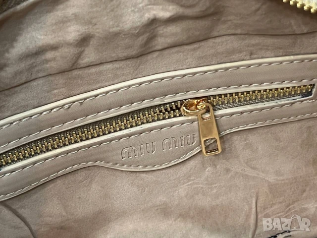 чанти Miu Miu , снимка 2 - Чанти - 50682001