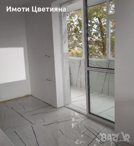 Луксозен апартамент 200 кв.м в центъра на Нова Загора, снимка 13 - Апартаменти - 51940089