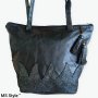 Дамска чанта от естествена кожа с пискюли , снимка 1 - Чанти - 41262042