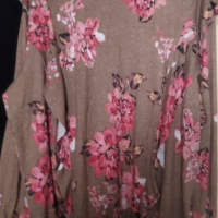 Блуза вискоза 2-3 хл, снимка 1 - Блузи с дълъг ръкав и пуловери - 44421710