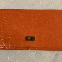 Дамска чанта H&M оранжева / Чанта клъч H&M/ оранжева чантичка H&M, еко кожа, златиста закопчалка, снимка 3 - Чанти - 38899896