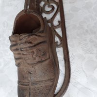 Викториански предмет за чистене на обувки  или др. с 2 обувки, снимка 6 - Антикварни и старинни предмети - 40044846