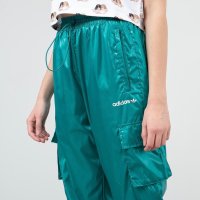 Adidas Originals cargo панталон , снимка 6 - Панталони - 40979609