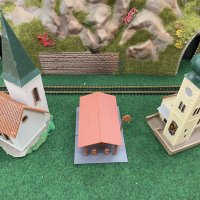 Сгради къщи църкви за макет на влак HO 1:87 ЖП моделизъм, снимка 1 - Колекции - 44439279