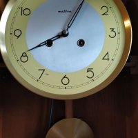 Продавам стар стенен часовник Метрон , снимка 3 - Антикварни и старинни предмети - 40900821