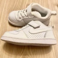 НОВИ детски маратонки от естествена кожа NIKE (номер 25), снимка 1 - Детски маратонки - 42274563