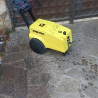 Професионална трифазна водоструйка KARCHER HD 850, снимка 2 - Парочистачки и Водоструйки - 41761722