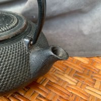 Стар японски чугунен чайник, снимка 6 - Антикварни и старинни предмети - 35760859