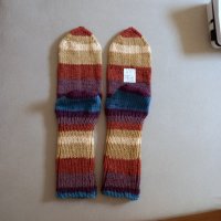 Ръчно плетени мъжки чорапи размер 44, снимка 2 - Мъжки чорапи - 41763482