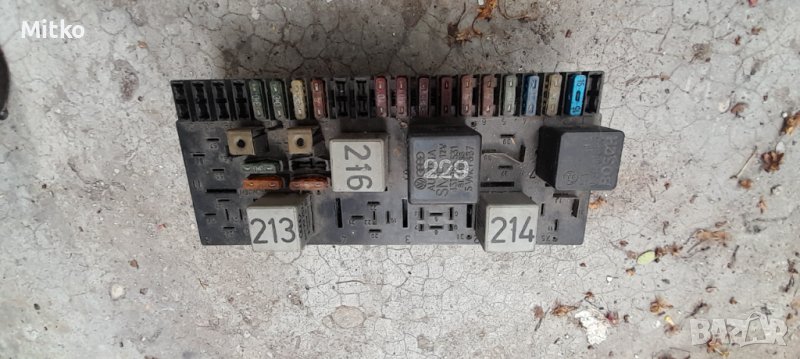 Табло Бушони + Релета За Ауди 80 Б3 1.8Карб. / Audi 80 B3 1.8Carb., снимка 1
