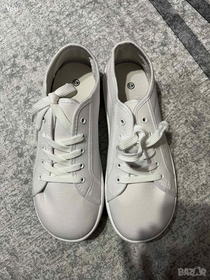 Нови бели гуменки с връзки-голям номер, снимка 1