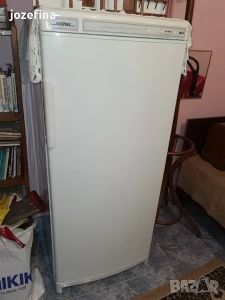 Продавам вертикален фризер Siltal – отлично състояние, почти неизползван , снимка 1