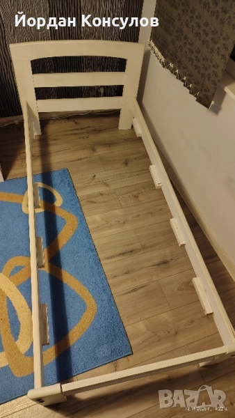 Два броя Бяли дървени легла за матрак размер 186/82, снимка 1