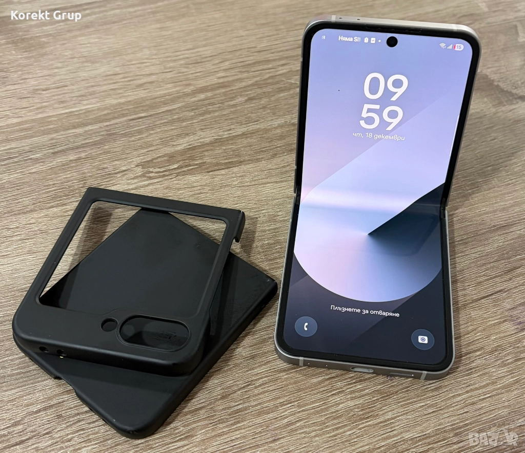 Samsung Galaxy Z Flip6 5G 256GB, снимка 1
