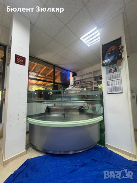 Сладкарска хладилна витрина , снимка 1
