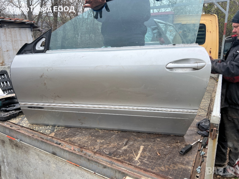 Предна лява врата Mercedes CLK W209 Мерцедес ЦЛК , снимка 1