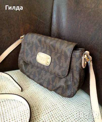 оригинална Michael Kors Monogram чанта налична