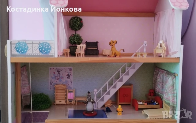 дървена къща за кукли