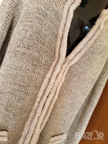 Бежова жилетка с декорация верижки ХЛ, снимка 3 - Жилетки - 34042426