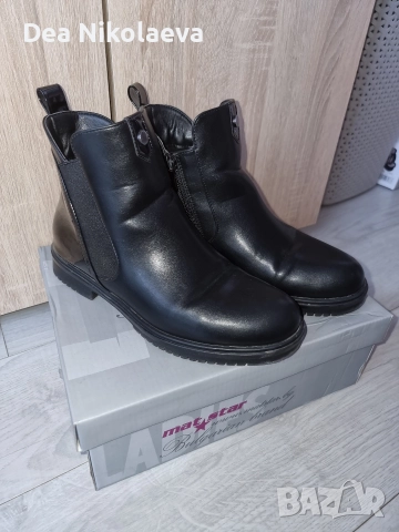 ниски боти лак и кожа 