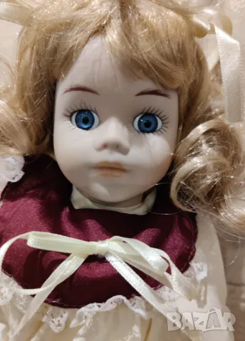 Порцеланова кукла , снимка 1