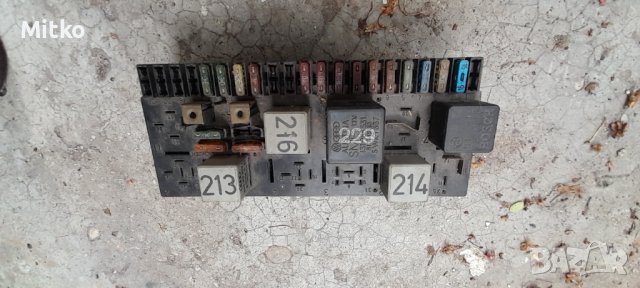 Табло Бушони + Релета За Ауди 80 Б3 1.8Карб. / Audi 80 B3 1.8Carb. в ...