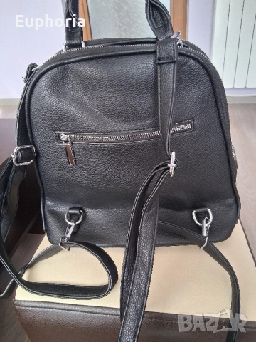 Дамска раница, снимка 2 - Раници - 52419888