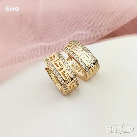 Обеци от медицинкса стомана  и циркони - Хит на пазара, снимка 3 - Обеци - 48453372