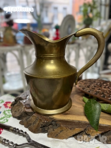 Месингова кана Индия Изящно извитата дръжка и плавно оформеният чучур придават на каната грацията на, снимка 6 - Други - 52598805