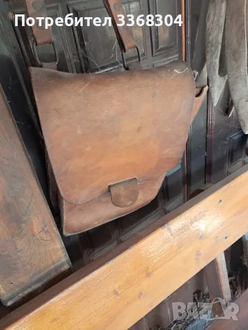 продавам. оригинална кожена. командирска. чанта