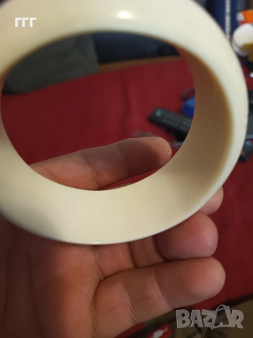 Стара гривна слонова кост