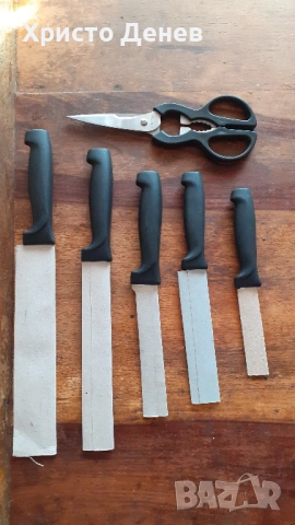 ножове комплект на дървена стойка от Германия, 5 броя +ножица, чисто нови, снимка 6 - Прибори за хранене, готвене и сервиране - 53258294