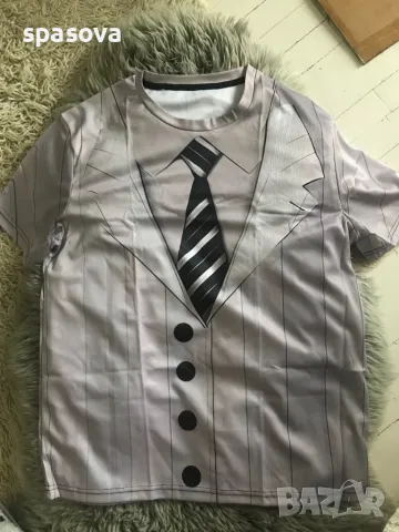 Тениска L нова Штамп с вратовръзка