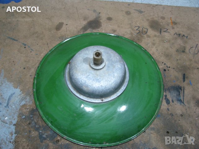Индустриална емайлирана лампа, снимка 1 - Антикварни и старинни предмети - 39877258