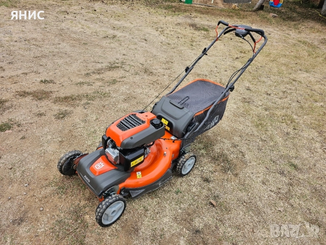 САМОХОДНА КОСАЧКА HUSQVARNA 4X4 HONDA. КАТО НОВА , снимка 3 - Градинска техника - 51840435