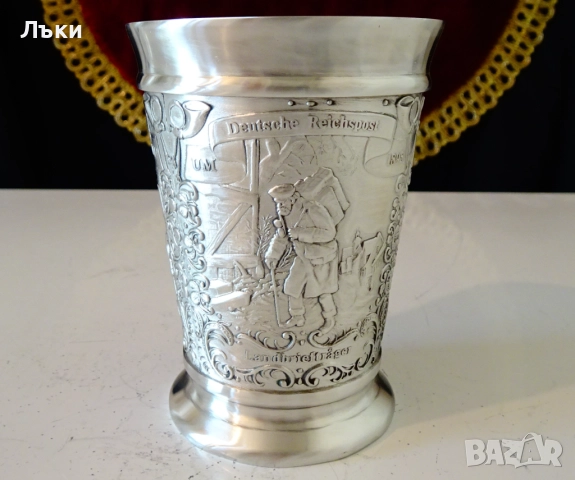 Чаша от калай за вино с пощальони. 