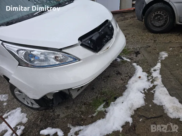 Продавам предна броня комплект 2 части и емблема предна за Нисан ,nissan е nv 200, снимка 2 - Части - 48449481