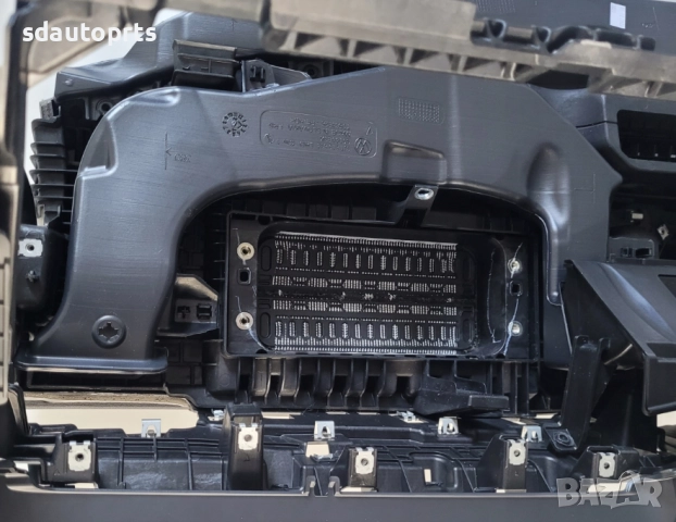 3J1857091 3J1857181 3J1857757 Ново табло VW Passat B9, снимка 6 - Части - 51745610