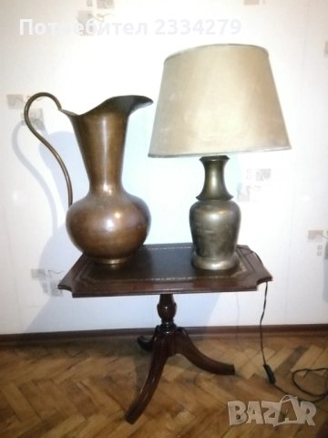 Ваза кана голяма изкована от мед. Настолна голяма бронзова лампа. 