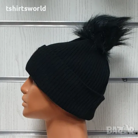 Нова зимна топла дамска шапка Silver Star в черен цвят с пух/помпон, снимка 3 - Шапки - 47926632