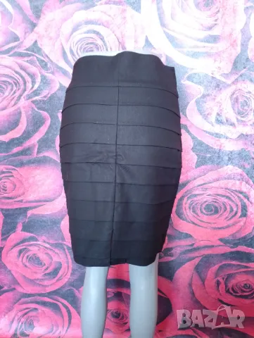 Черна пола с декоративен цип на хоризонтални етажи М, снимка 2 - Поли - 48620488