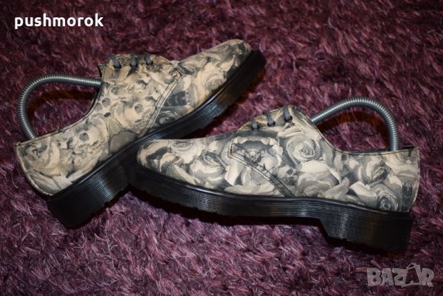 DR MARTENS Lester Black Grey Skull & Roses Print Fine Canvas shoes 38 , снимка 4 - Дамски ежедневни обувки - 34326143