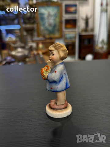 Порцеланова фигурка е "Момиче с букет" - Goebel Hummel. №7886, снимка 5 - Антикварни и старинни предмети - 53618642