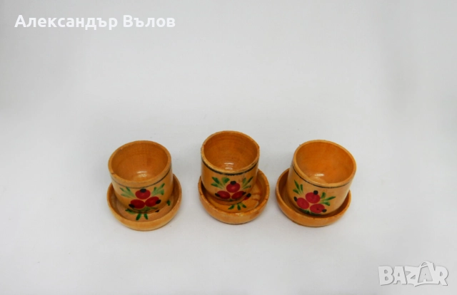 Комплект от Tри Mиниатюрни Дървени Чаши Подложки, снимка 3 - Други ценни предмети - 52622541