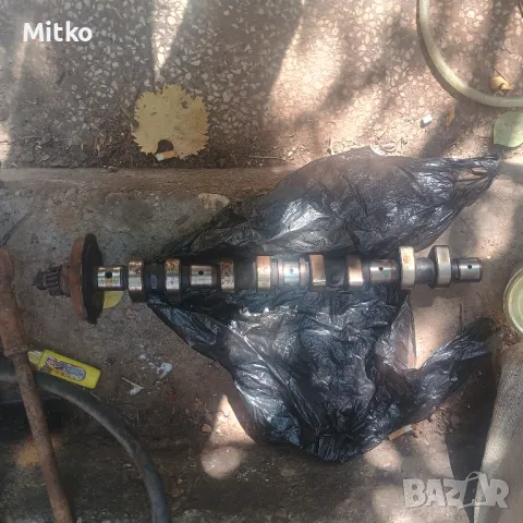 Вал Разпределителен - Всмукателен За Мерцедес-Бенц Ц200 класа 1998г / Mercedes-Benz C200 1998y