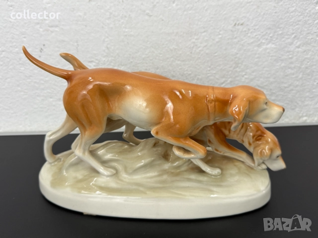 Порцеланова фигурка Royal Dux ловни кучета. №7478