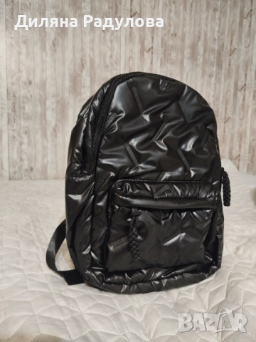 Дамска раница, снимка 2 - Раници - 53725924