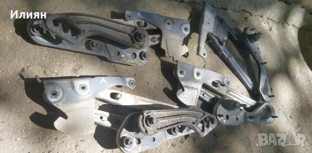 Панти за преден капак Мерцедес 124