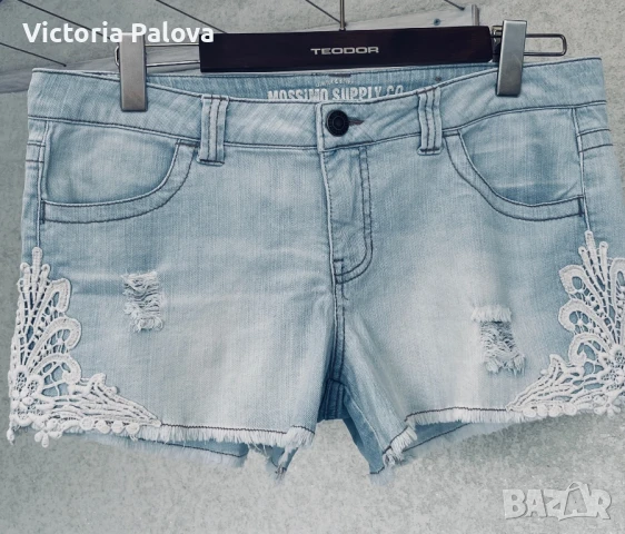 Дънкови къси панталонки / шорти MOSSIMO SUPPLY CO USA, снимка 2 - Къси панталони и бермуди - 50503197